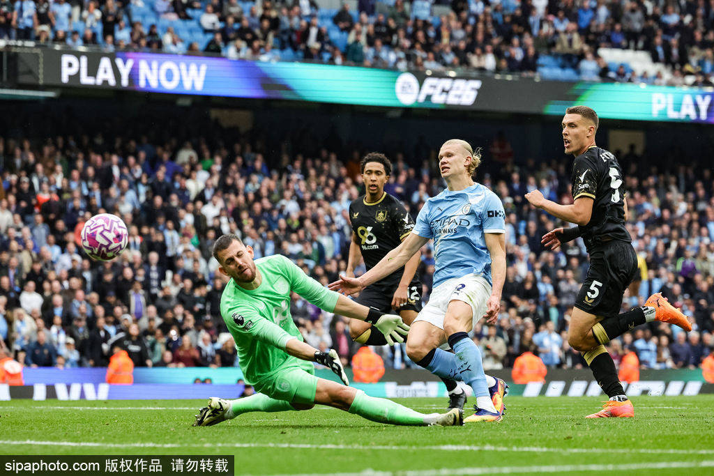 2射1传8球领跑哈兰德仍是最差劲 仅本场就输给2名队友